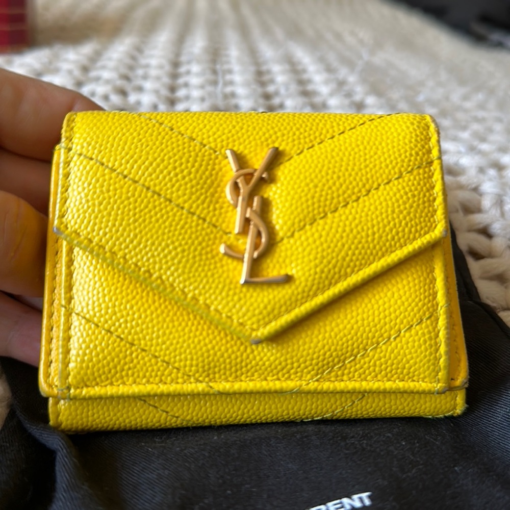 Tri folds mini wallets